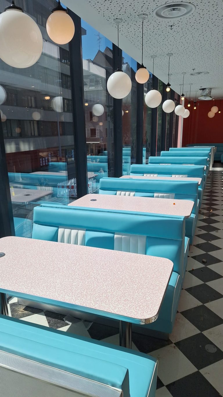 Holly_diner