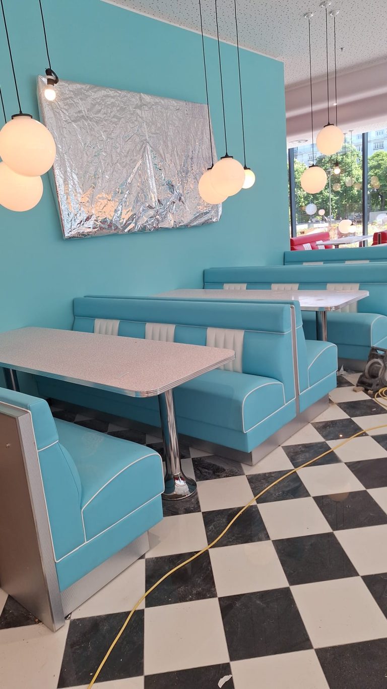 Holly_diner
