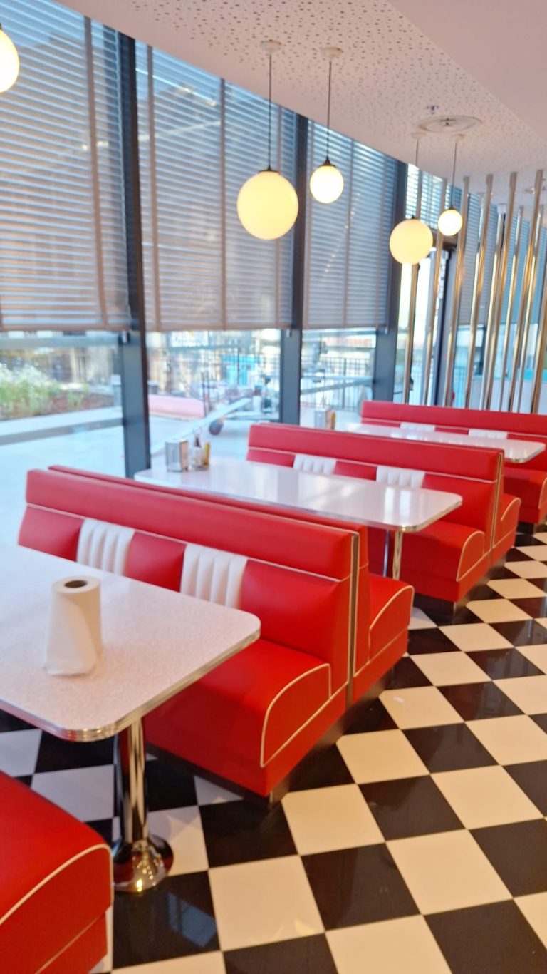 Holly_diner