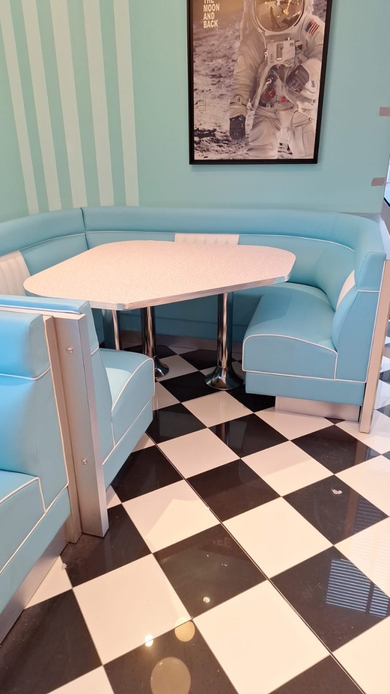 Holly_diner